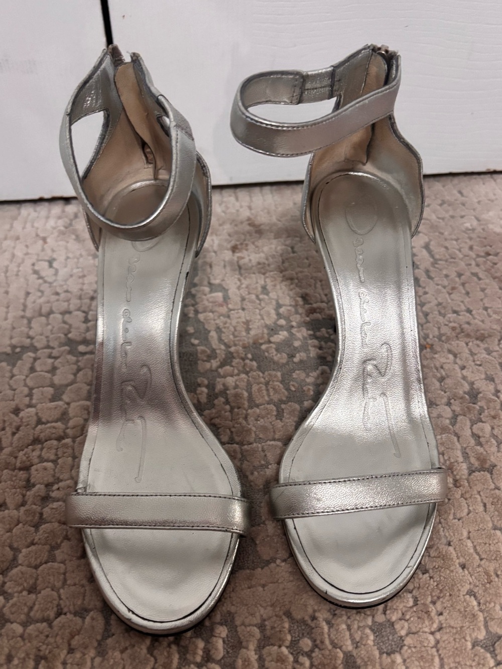 Oscar de la Renta Silver Ankle-Strap Women's Sandals 37.5 mirrored heel